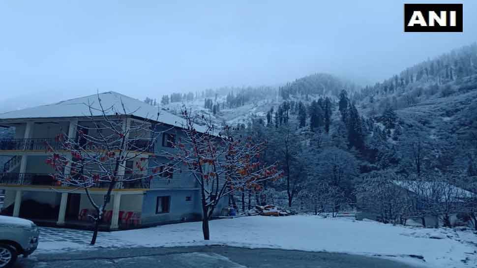 सोलांग घाटी के अलावा रोहतांग में भी गिरी बर्फ snow fall in solang valley