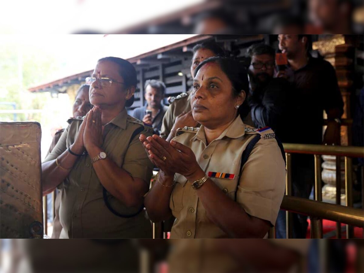 सबरीमाला में मंदिर में तैनात महिला पुलिसकर्मी भी 50 साल से अधिक उम्र की!