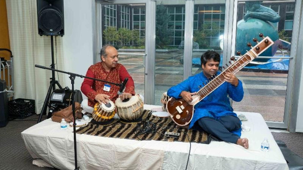 शास्त्रीय संगीत की भी हुई प्रस्तुति Presentation of classical music
