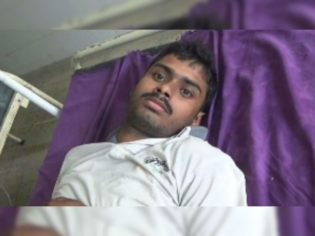 अजय पांडे ने तबियत खराब होने की बात कही जिसके बाद पुलिस ने सदर अस्पताल में भर्ती कराया.  