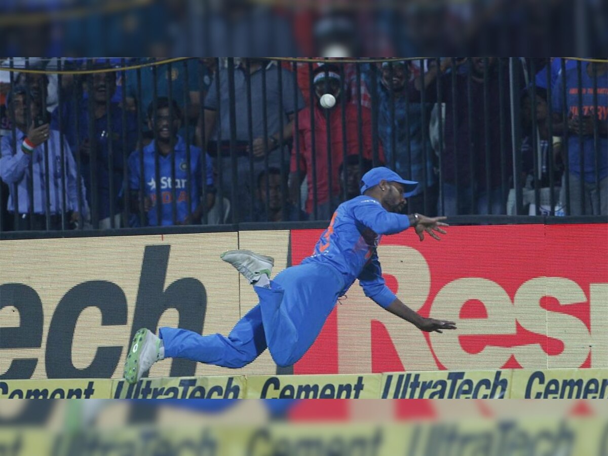 शिखर धवन ने तीसरे वनडे में खेली 92 रनों की पारी (PIC : BCCI/Twitter)