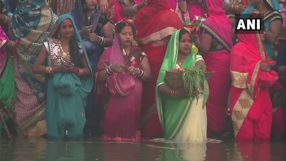 बिहार में पटना के गंगा घाट पर मनाया जा रहा छठ पर्व. Ganga Ghat