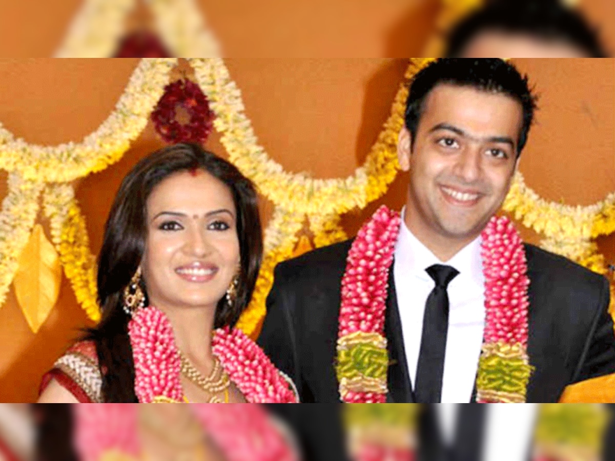 सौंदर्या की शादी 2010 में आश्विन से हुई थी, आश्विन पेशे से एक बिजनेसमैन हैं (फोटो साभार- इंडिया डॉट कॉम)