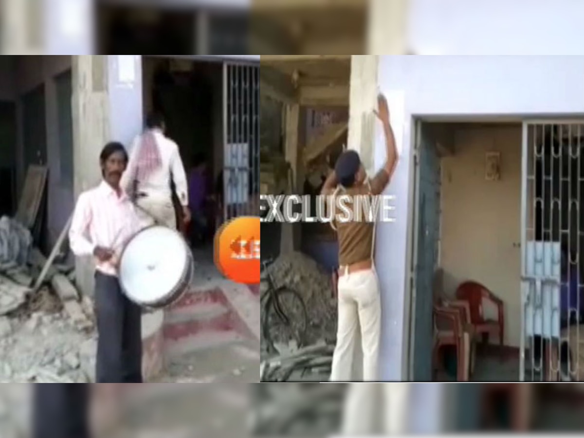 आज पुलिस ने मंजू वर्मा के बेगूसराय स्थित आवास इश्तेहार चिपकाया है.(फाइल फोटो)