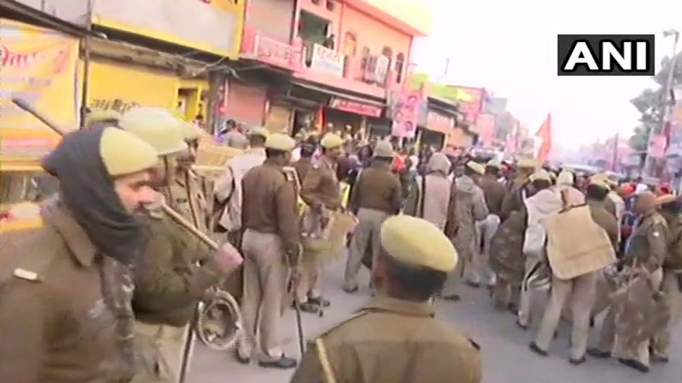 ADGP स्तर के पुलिस अधिकारी के कंधे पर सुरक्षा व्यवस्था Security on the shoulder of ADGP level police officer