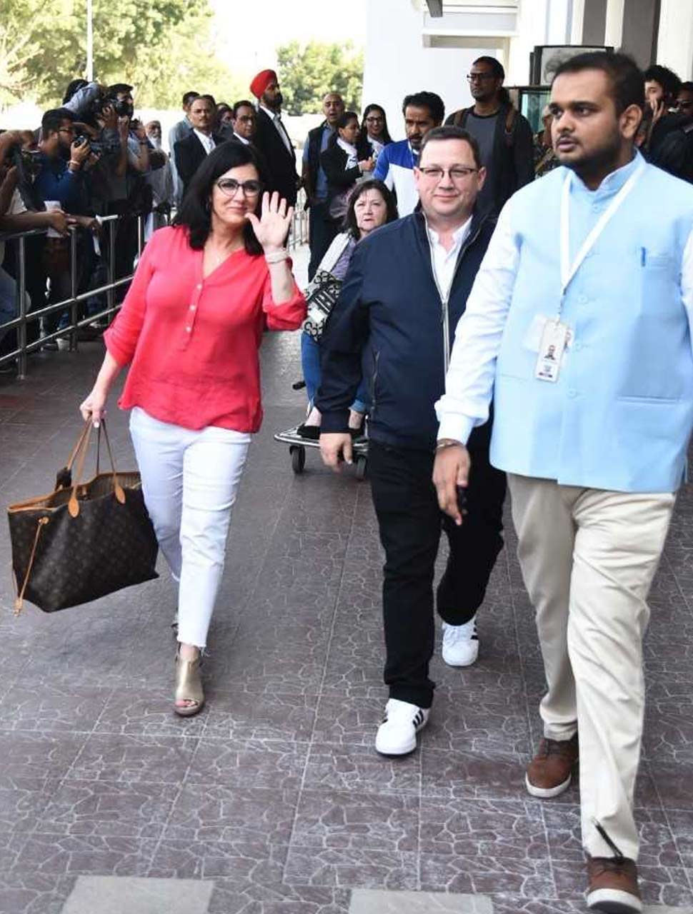 फैमिलीज के चेहरे पर शादी की खुशी दिखी Priyanka Chopra and Nick Jonas royal wedding