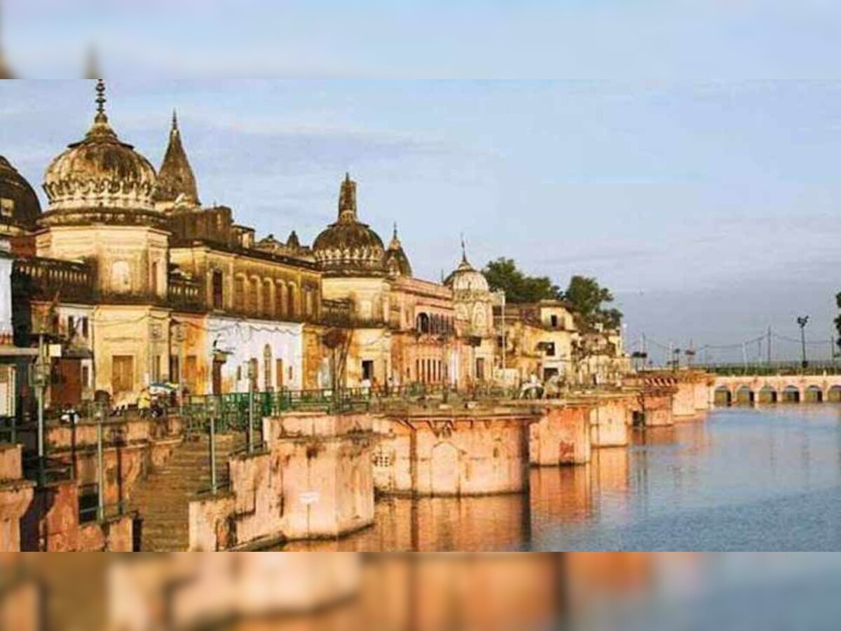 राम मंदिर आंदोलन का केंद्र और मंदिरों की नगरी कही जाने वाली अयोध्या में मंदिरों को नोटिस देने पर लोगों में रोष दिखाई दे रहा है.