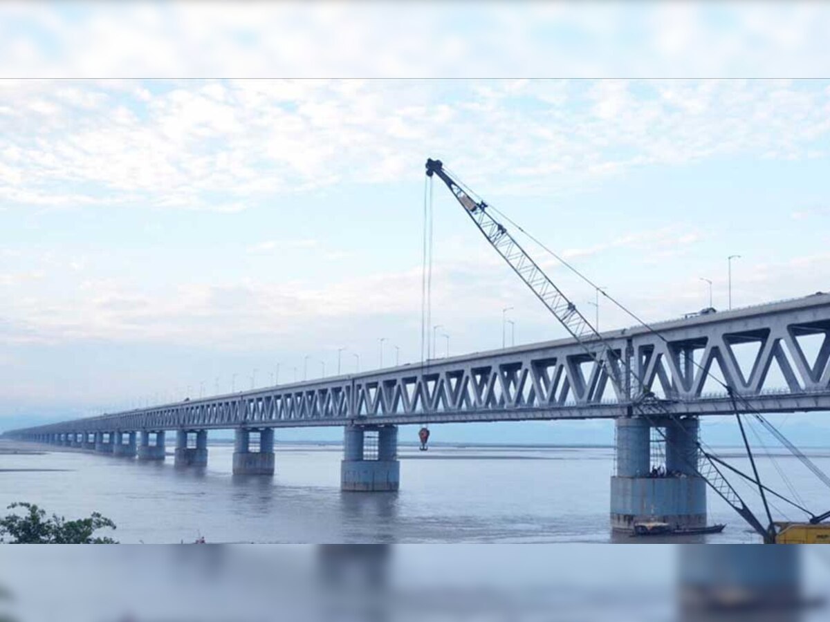 ये ब्र‍िज 4.9 कि‍मी लंबा है. फोटो : आईएएनएस
