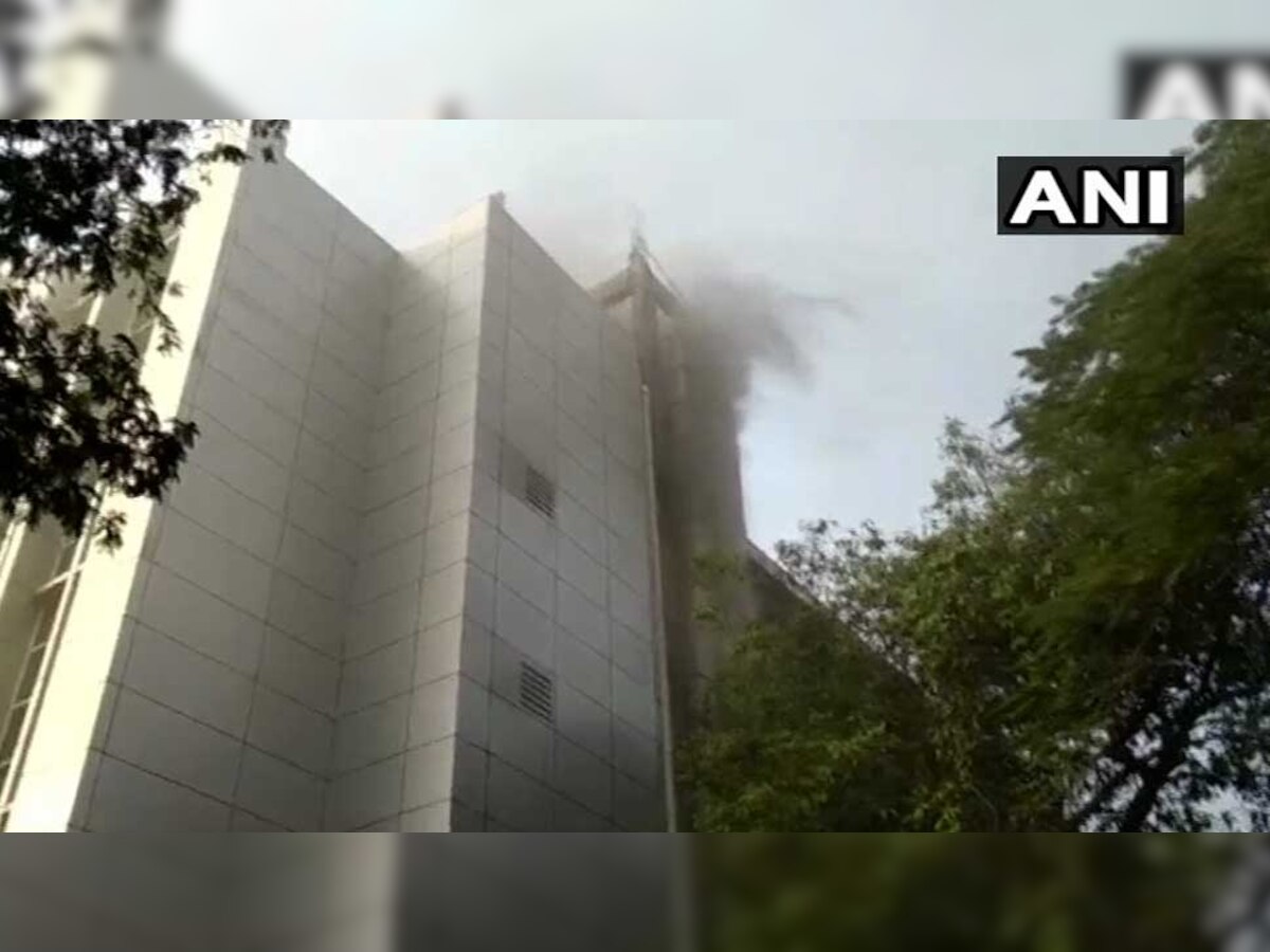मुंबई के अस्पताल में लगी आग, 6 की मौत, 50 से ज्‍यादा लोग झुलसे