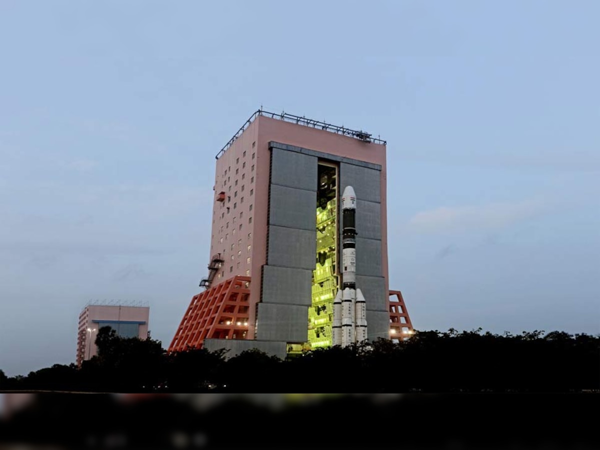 इसरो ने कहा कि जीसैट-7ए का निर्माण भारतीय अंतरिक्ष अनुसंधान संगठन (इसरो) ने किया है और इसका जीवन आठ वर्ष है. यह भारतीय क्षेत्र में केयू-बैंड के उपयोगकर्ताओं को संचार क्षमताएं मुहैया कराएगा. (फोटो साभार - ANI)