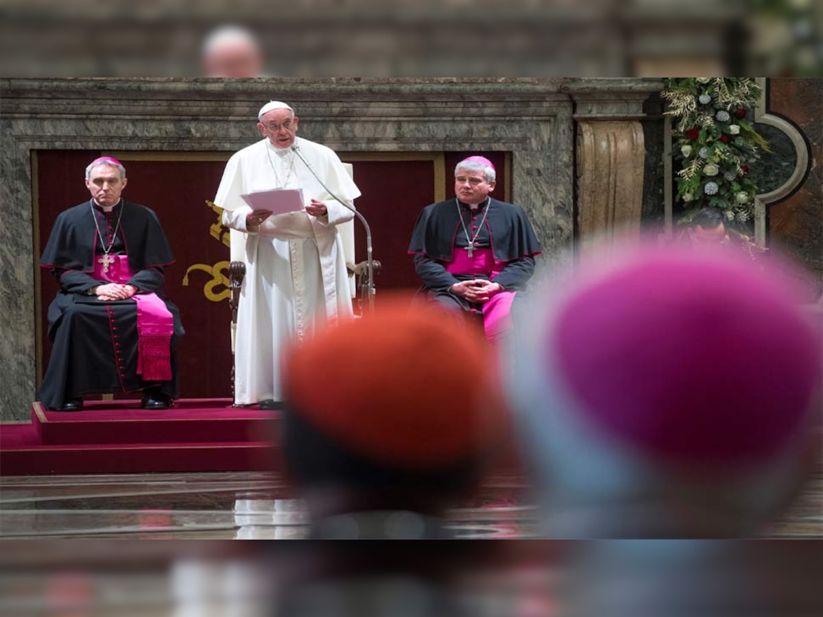 पोप ने कहा,‘यह स्पष्ट होना चाहिए कि इन आरोपों के संबंध में, चर्च इन अपराधों को अंजाम देने वालों को सजा देने के लिए जरूरी हरसंभव प्रयास करेगा.’  (फोटो साभार - रॉयटर्स)
