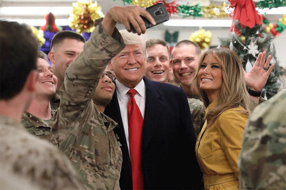 सैनिकों के साथ मनाया क्रिसमस का जश्न Donald trump visit Iraq for Christmas celebrations-2