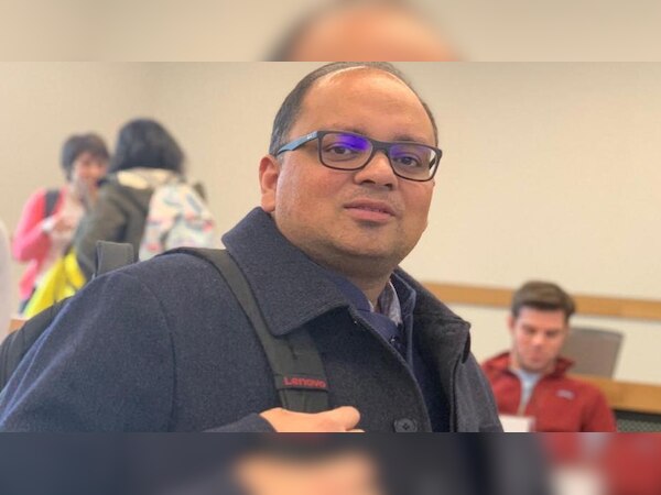 2002 बैच के आईएएस टॉपर अंकुर गर्ग (फोटो साभारः facebook)