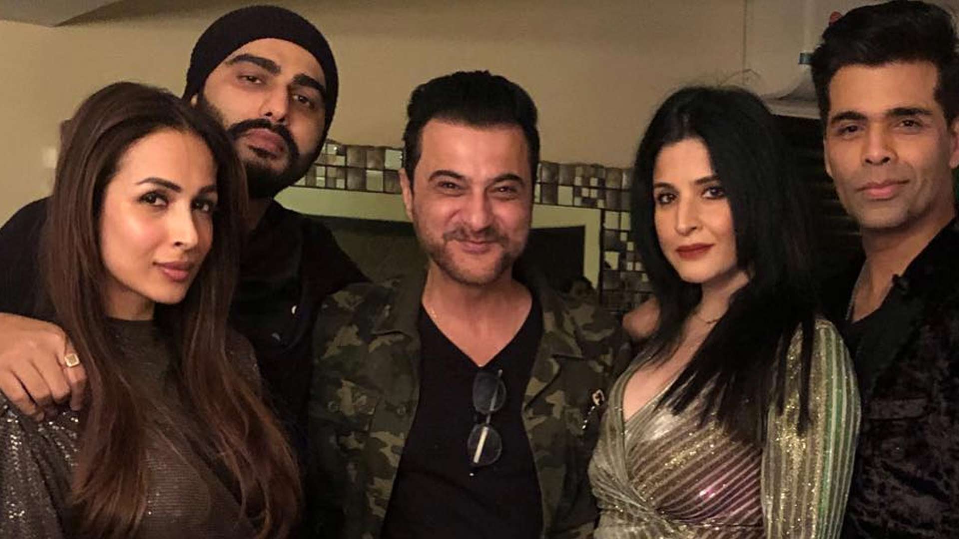 Confirm : संजय कपूर ने कराई मलाइका अरोड़ा की फैमिली में एंट्री, फैंस ने की अर्जुन की तारीफ Confirm : संजय कपूर ने कराई मलाइका अरोड़ा की फैमिली में एंट्री, फैंस ने की अर्जुन की तारीफ