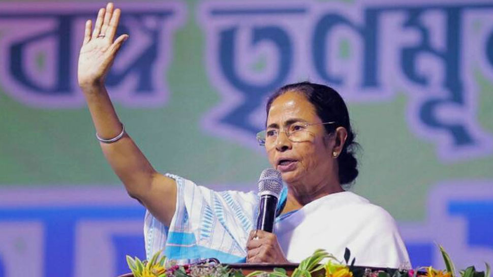 हम केंद्र को महज 20% का भुगतान कर फसल बीमा में अपना नाम लगाने नहीं देंगे : ममता बनर्जी हम केंद्र को महज 20% का भुगतान कर फसल बीमा में अपना नाम लगाने नहीं देंगे : ममता बनर्जी
