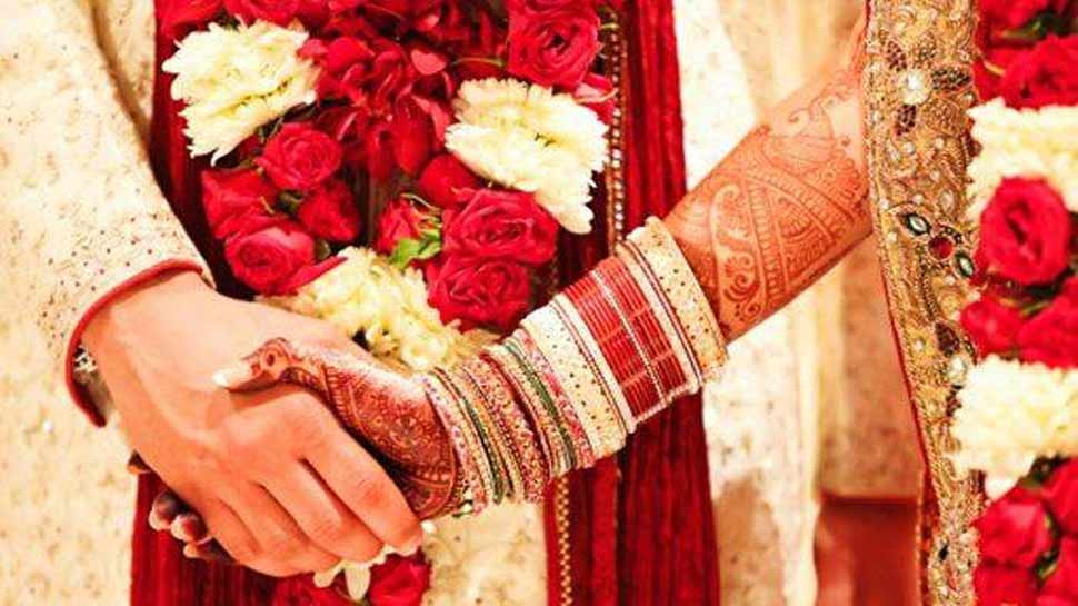 नोएडा: शादी में की आतिशबाजी तो दूल्हा परिवार समेत पहुंचेगा जेल, जारी हुआ आदेश नोएडा: शादी में की आतिशबाजी तो दूल्हा परिवार समेत पहुंचेगा जेल, जारी हुआ आदेश