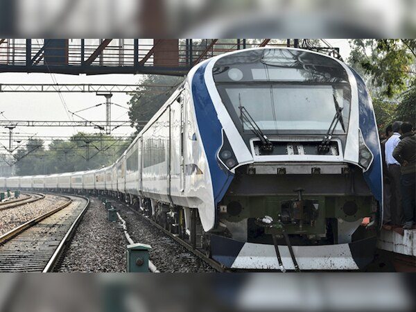 130 किलोमीटर प्रति घंटे की रफ्तार से चलेगी ट्रेन 18....
