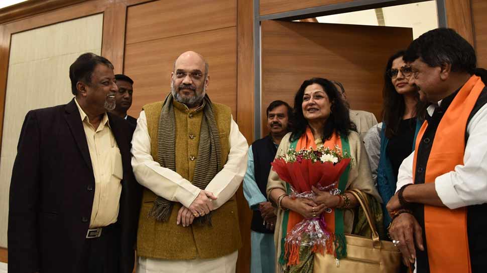 मिशन 2019: लोकसभा चुनाव से पहले दिग्गज अभिनेत्री मौसमी चटर्जी BJP में शामिल