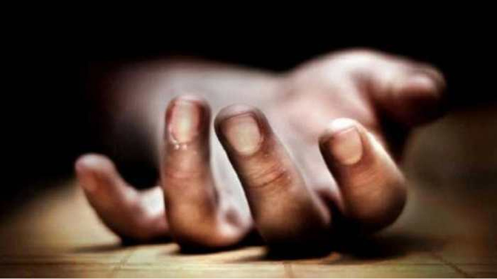 सफदरजंग एन्क्लेव में घरेलू सहायिका ने की आत्महत्या, जांच में जुटी पुलिस सफदरजंग एन्क्लेव में घरेलू सहायिका ने की आत्महत्या, जांच में जुटी पुलिस