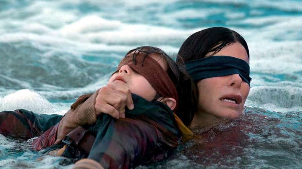 Bird Box Challenge : नेटफ्लिक्स की इस फिल्म को कॉपी कर रहे फैंस, परेशान चैनल ने जारी की चेतावनी