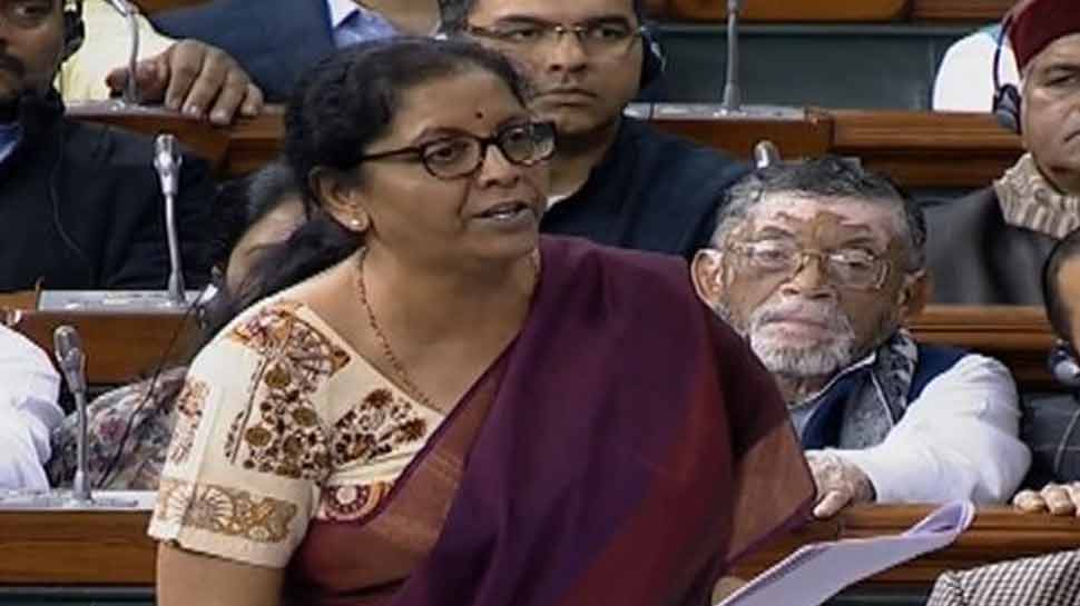 रक्षा मंत्री सीतारमण का कांग्रेस पर पलटवार, कहा- 'हमने 9% कम कीमत पर खरीदा राफेल'