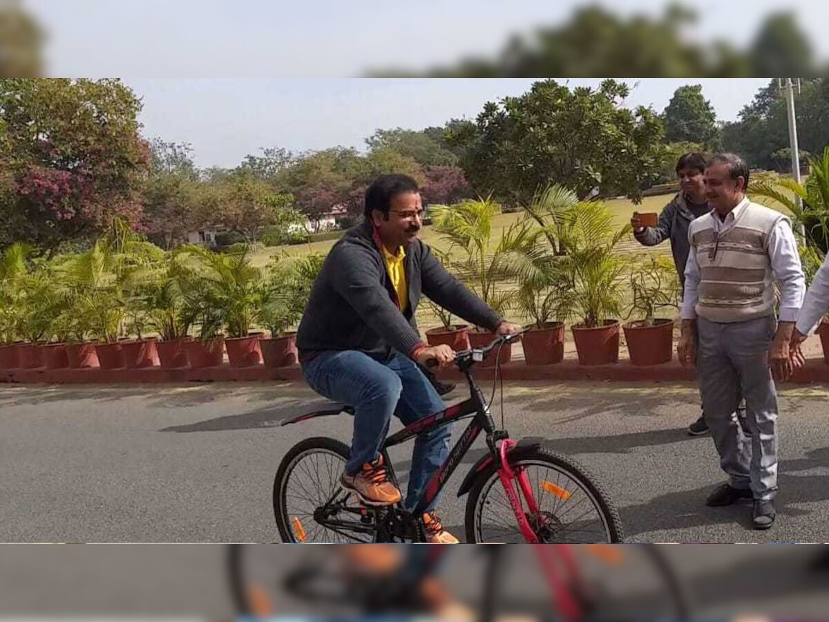 राजस्थान: परिवहन मंत्री साइकिल से गए सचिवालय, लोगों को दिया पर्यावरण संरक्षण का संदेश