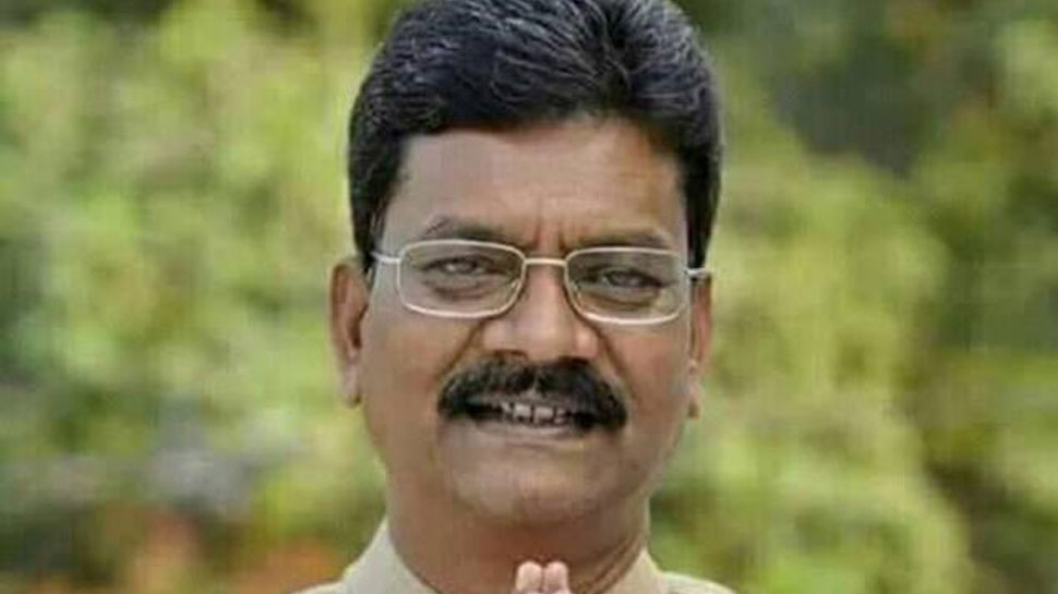 छत्तीसगढ़: डॉ. चरणदास महंत बने निर्विरोध विधानसभा अध्यक्ष, सीएम ने ग्रहण कराया आसन