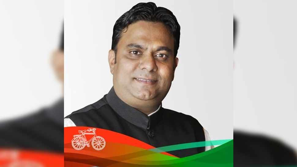 सपा नेता का आरोप, 'सरकारी डॉक्टर मुस्लिमों से ऑपरेशन से पहले दाढ़ी कटवाने को कहते हैं' सपा नेता का आरोप, 'सरकारी डॉक्टर मुस्लिमों से ऑपरेशन से पहले दाढ़ी कटवाने को कहते हैं'