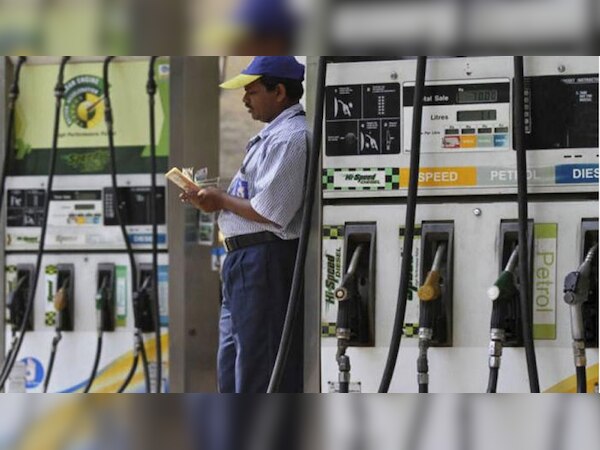 यहां सस्ता नहीं 2 रुपये महंगा हो गया पेट्रोल और डीजल, ये है बड़ा कारण