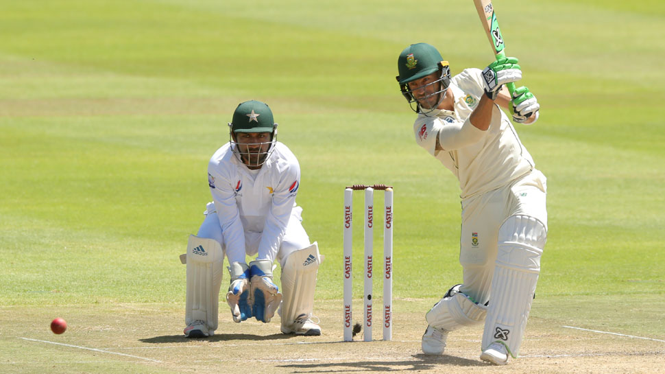 दक्षिण अफ्रीका के कप्तान फाफ डू प्लेसिस ने 103 रन की पारी खेली. (फोटो: Reuters) दक्षिण अफ्रीका के कप्तान फाफ डू प्लेसिस ने 103 रन की पारी खेली. (फोटो: Reuters)