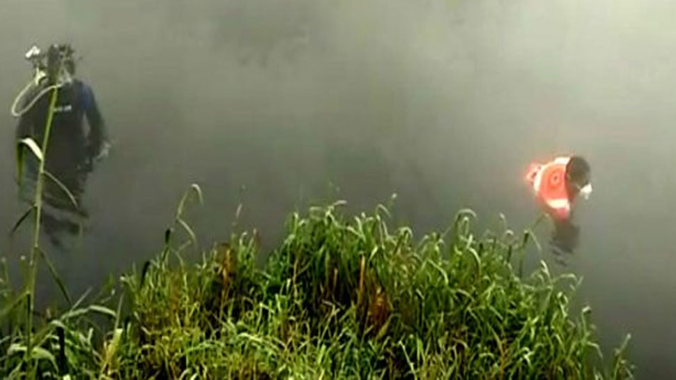 नाले में गिरे आदित्य की बॉडी बरामद की गई है. नाले में गिरे आदित्य की बॉडी बरामद की गई है.