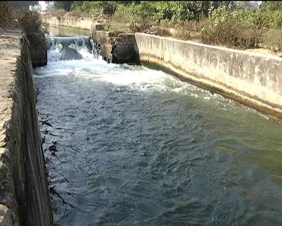 तीन चरण में पूरा होना था काम Kota, Chambal River