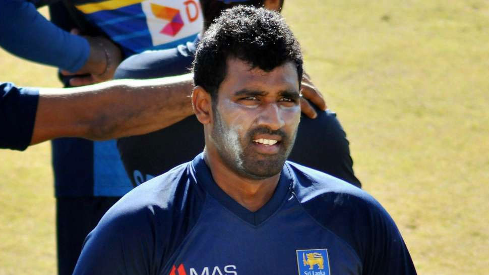 श्रीलंका के ऑलराउंडर थिसारा परेरा ने 74 गेंदों पर 140 रन की पारी खेली. यह उनका पहला शतक भी है. (फाइल फोटो) श्रीलंका के ऑलराउंडर थिसारा परेरा ने 74 गेंदों पर 140 रन की पारी खेली. यह उनका पहला शतक भी है. (फाइल फोटो)