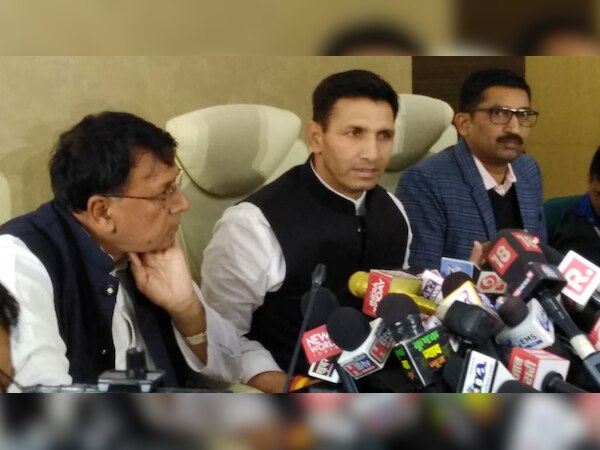 पहले 31 मार्च 2018 तक के कर्जदार किसानों को इसमें शामिल किया गया था. 