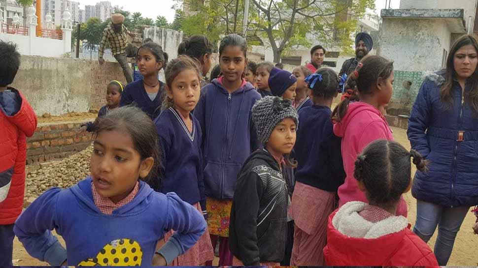 पंजाब: आधी ठंड बीत जाने पर भी सरकारी स्कूलों के बच्चों को नहीं मिली सर्दी की ड्रेस पंजाब: आधी ठंड बीत जाने पर भी सरकारी स्कूलों के बच्चों को नहीं मिली सर्दी की ड्रेस
