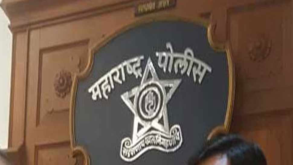 महाराष्ट्र: पुलिस ने ठाणे से 11 किलो चरस किया बरामद, एक व्यक्ति गिरफ्तार महाराष्ट्र: पुलिस ने ठाणे से 11 किलो चरस किया बरामद, एक व्यक्ति गिरफ्तार