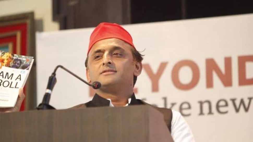 यूपी खनन घोटाले के तार पूर्व मुख्यमंत्री अखिलेश यादव से जुड़ते दिख रहे हैं. यूपी खनन घोटाले के तार पूर्व मुख्यमंत्री अखिलेश यादव से जुड़ते दिख रहे हैं.