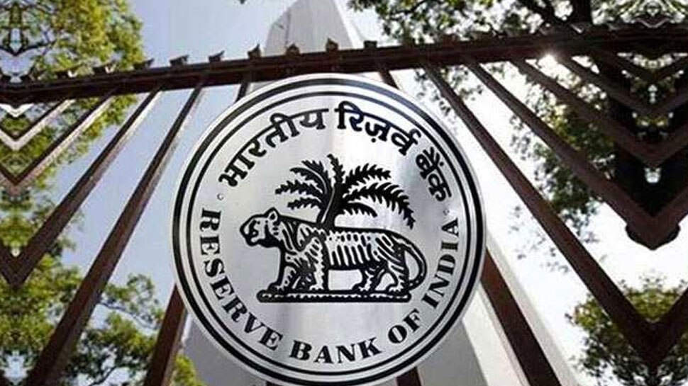 संसदीय समिति की रिपोर्ट में खुलासा, बहुत जल्द बैंकों में होगी कर्मचारियों की किल्लत