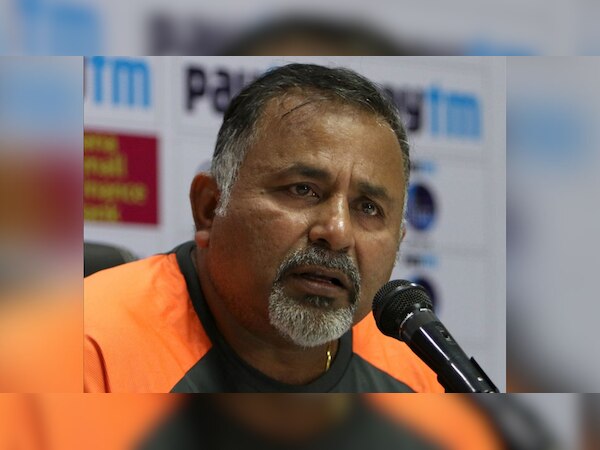 भरत अरुण ने कुलदीप की तारीफ करते हुए कहा है कि इससे भी ज्यादा अच्छा प्रदर्शन कर सकते हैं. (फोटो: IANS)