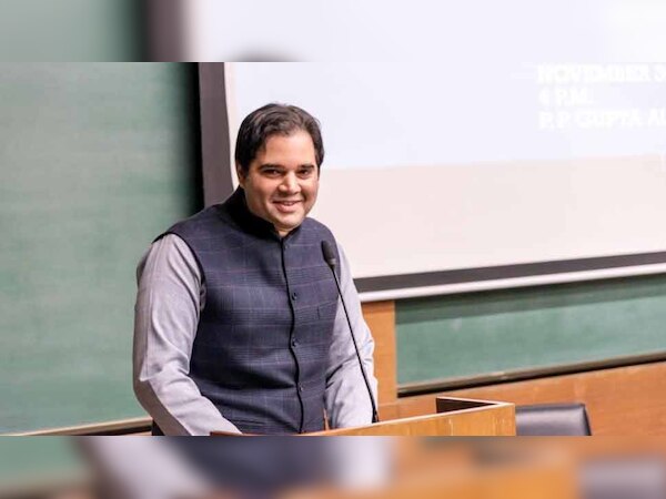 उत्तर प्रदेश विधानसभा चुनाव के वक्त से वरुण गांधी पार्टी में उपेक्षित चल रहे हैं.