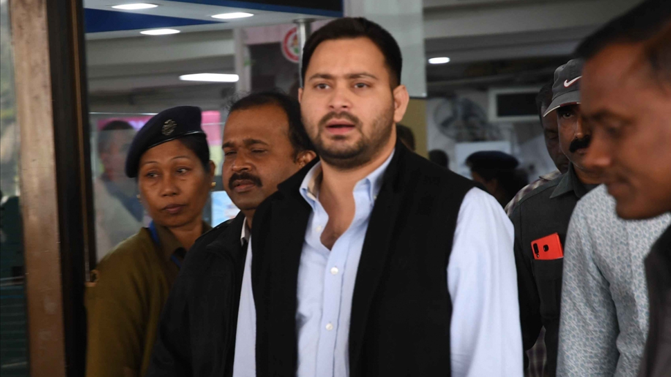 तेजस्वी यादव को पटना हाईकोर्ट से झटका. (फाइल फोटो) तेजस्वी यादव को पटना हाईकोर्ट से झटका. (फाइल फोटो)