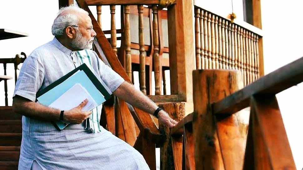 संविधान के अनुसार, आय और संपत्ति के आधार पर आरक्षण नहीं दिया जा सकता है. (फोटो साभार : @iSupportNamo) संविधान के अनुसार, आय और संपत्ति के आधार पर आरक्षण नहीं दिया जा सकता है. (फोटो साभार : @iSupportNamo)