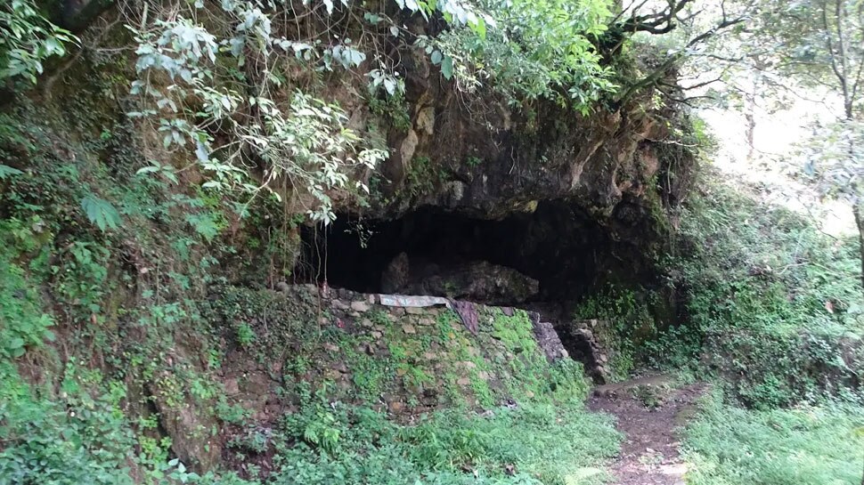 शितलादेवी गुफा Shitla devi cave