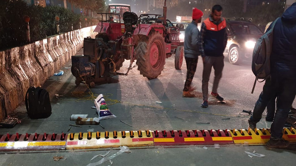 पुणे के बाद अब नोएडा में लग रहे हैं टायर किलर्स, रॉन्ग साइड चलने वाले हो जाएं सावधान