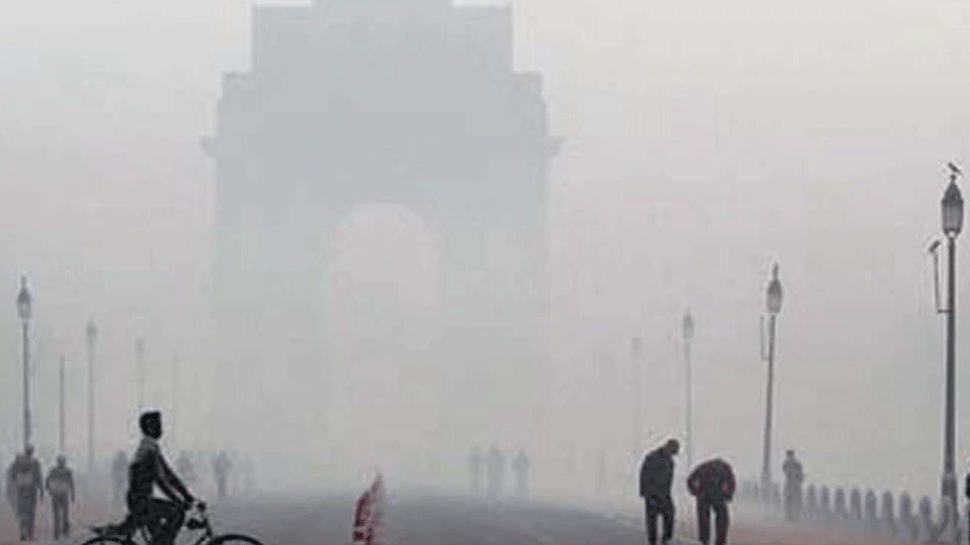 कोहरे की चादर में लिप्टा दिल्ली-NCR, फ्लाइट्स समेत देरी से चल रही हैं 14 ट्रेनें कोहरे की चादर में लिप्टा दिल्ली-NCR, फ्लाइट्स समेत देरी से चल रही हैं 14 ट्रेनें