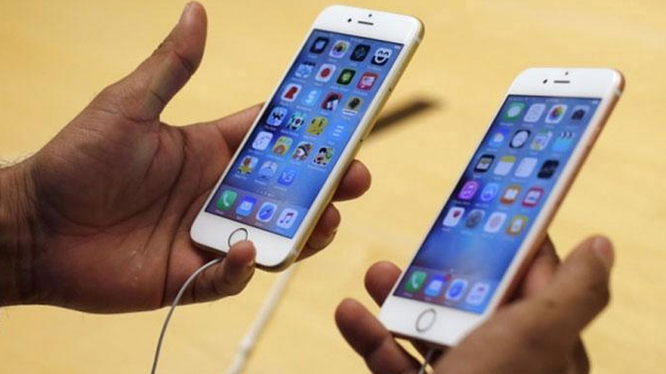 नोएडा में बन रहा Samsung का नया फोन, कीमत में Xiaomi को मिलेगी टक्कर नोएडा में बन रहा Samsung का नया फोन, कीमत में Xiaomi को मिलेगी टक्कर