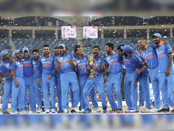 भारत और ऑस्ट्रेलिया के बीच पहला वनडे मैच शनिवार को खेला जाएगा. (फोटो: PTI)