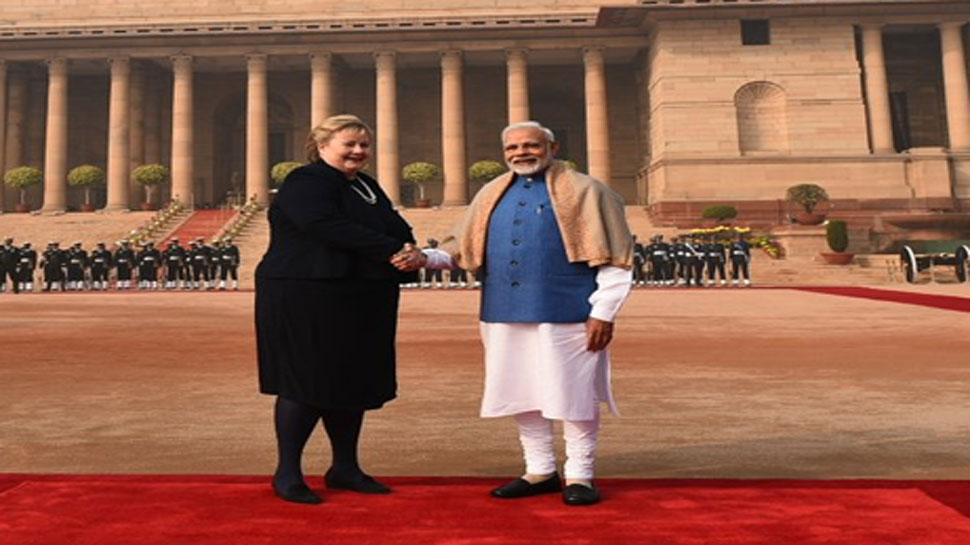 PM मोदी की कूटनीतिक जीत, इस देश से मिलाया हाथ और भारत के लिए की ये बड़ी 'डील' PM मोदी की कूटनीतिक जीत, इस देश से मिलाया हाथ और भारत के लिए की ये बड़ी 'डील'
