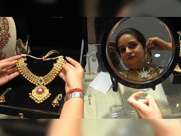 Gold Silver Price: शादी के सीजन में सोने में तीसरे दिन तेजी, चांदी भी जबरदस्त उछाल