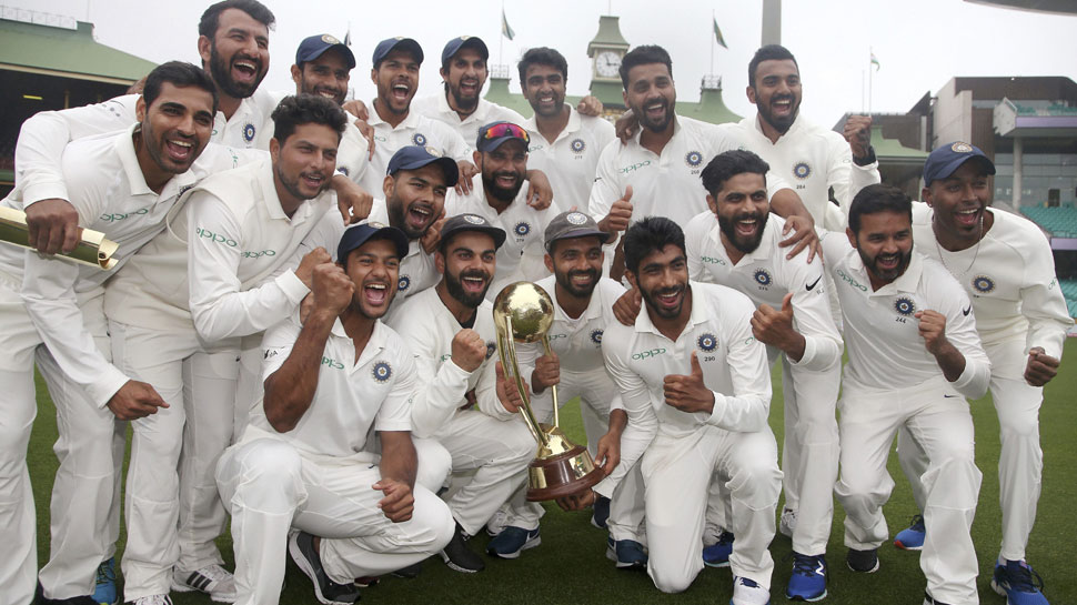 ऑस्ट्रेलिया को टेस्ट सीरीज में 2-1 से हराने के बाद भारतीय टीम. (फोटो: PTI) ऑस्ट्रेलिया को टेस्ट सीरीज में 2-1 से हराने के बाद भारतीय टीम. (फोटो: PTI)